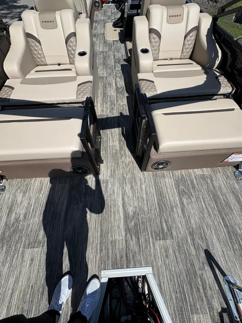 Slide: The Image of Crest CLASSIC 240 SLRC 2025 - 16