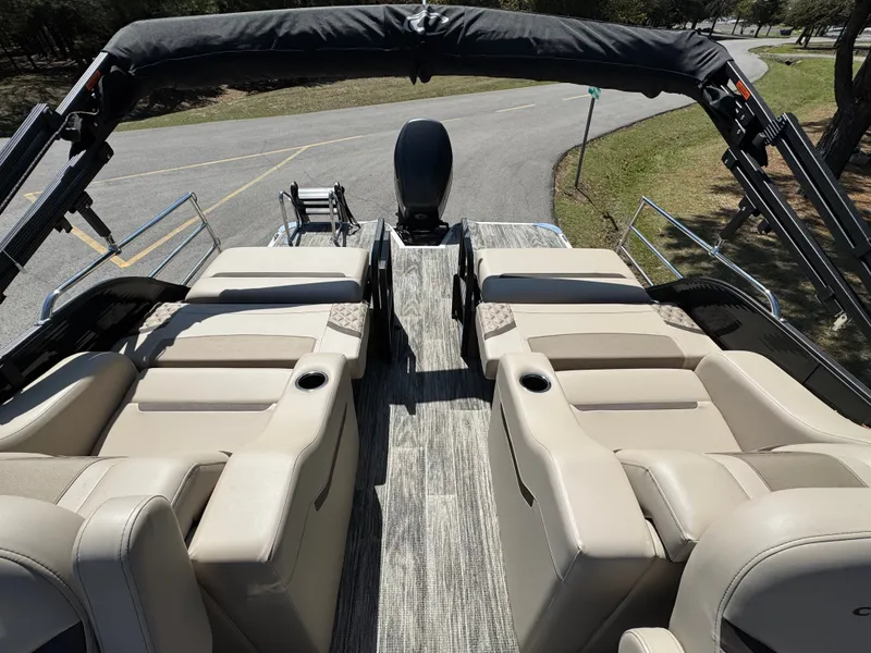 Slide: The Image of Crest CLASSIC 240 SLRC 2025 - 18