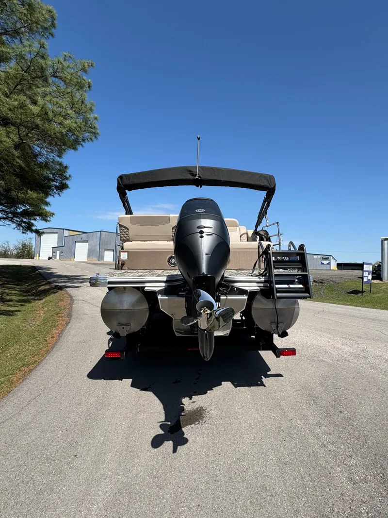 Slide: The Image of Crest CLASSIC 240 SLRC 2025 - 3