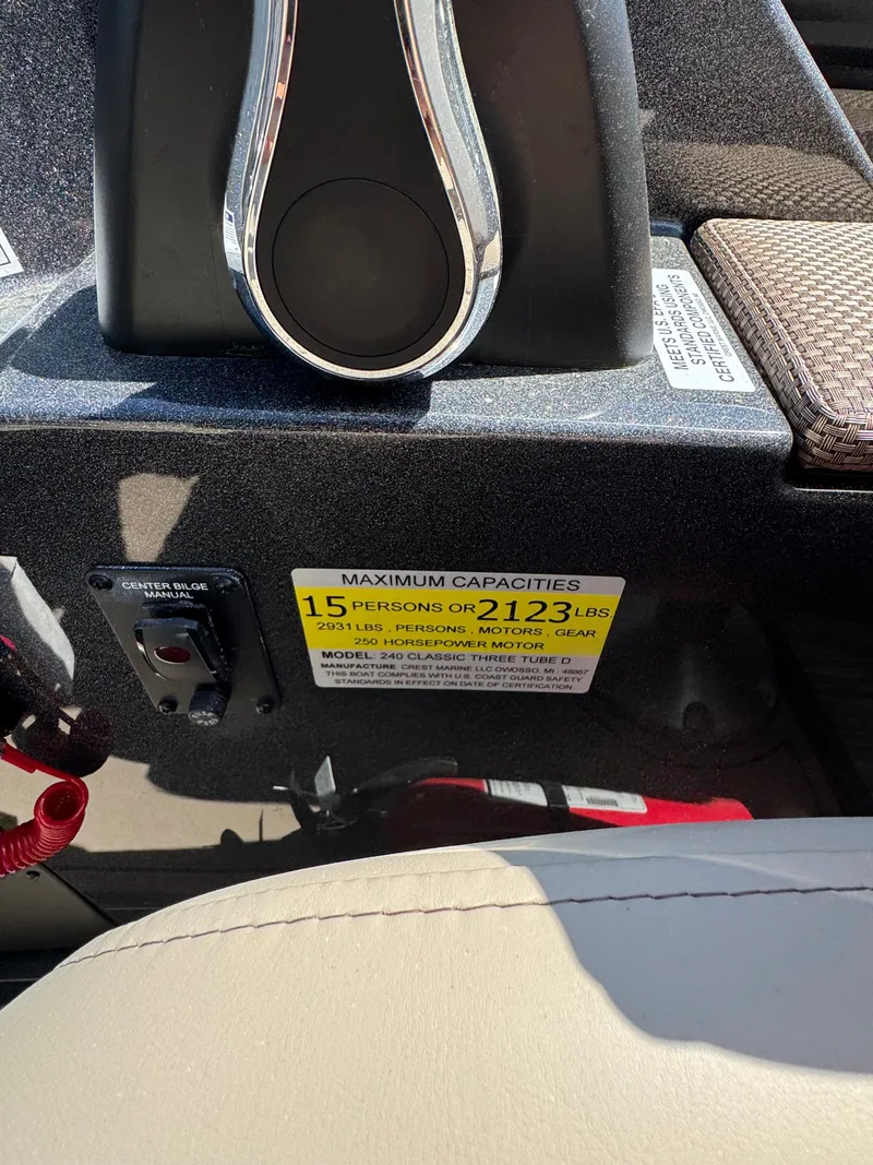 Slide: The Image of Crest CLASSIC 240 SLRC 2025 - 5