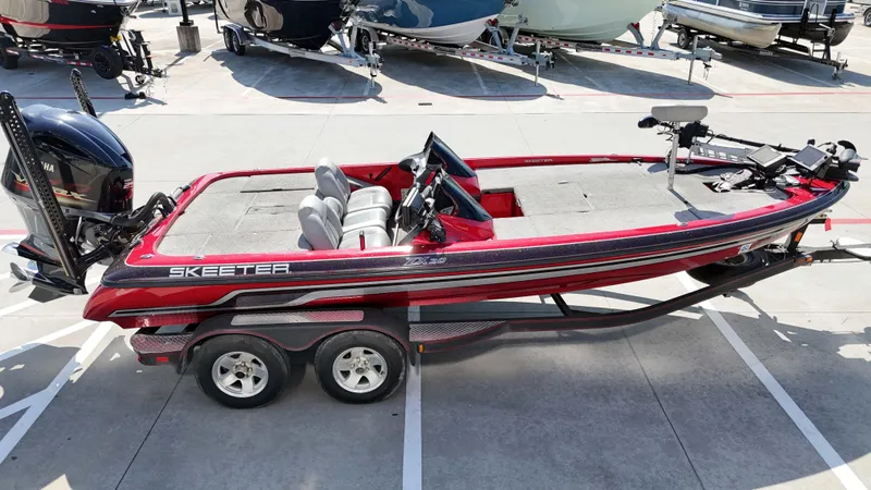 Slide: The Image of Skeeter ZX200 2012 - 5