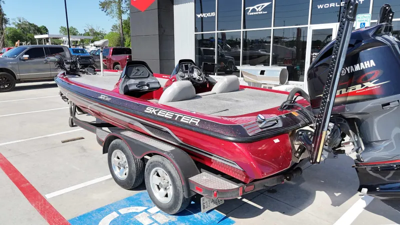 Slide: The Image of Skeeter ZX200 2012 - 9