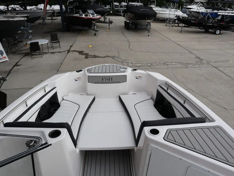 Slide: The Image of Yamaha 255 FSH Sport E 2025 - 10