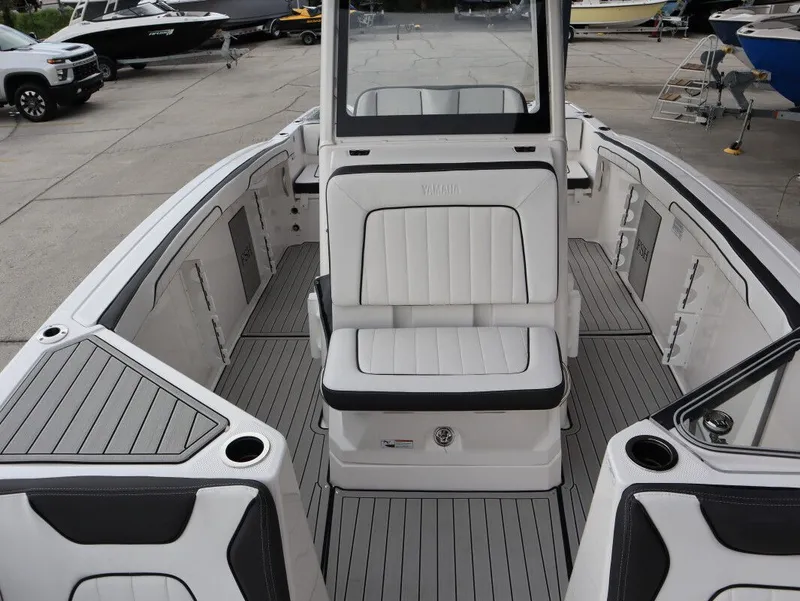 Slide: The Image of Yamaha 255 FSH Sport E 2025 - 16