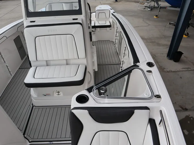 Slide: The Image of Yamaha 255 FSH Sport E 2025 - 18