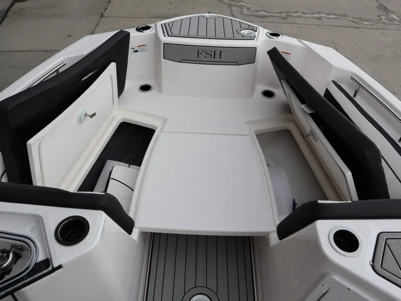 Slide: The Image of Yamaha 255 FSH Sport E 2025 - 19