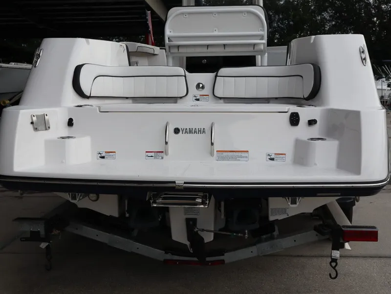 Slide: The Image of Yamaha 255 FSH Sport E 2025 - 5