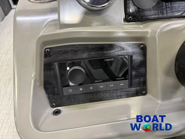 Slide: The Image of Tahoe Geofish 2385 Rear Fish & Honda 4-Stroke EFI 2025 - 14