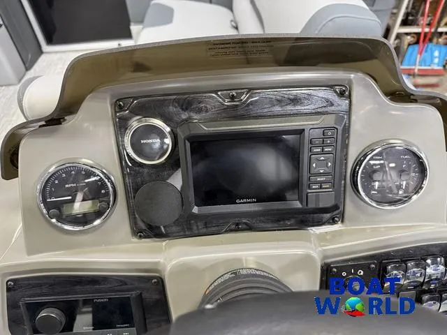 Slide: The Image of Tahoe Geofish 2385 Rear Fish & Honda 4-Stroke EFI 2025 - 15