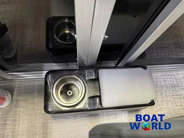 Slide: The Image of Tahoe Geofish 2385 Rear Fish & Honda 4-Stroke EFI 2025 - 16