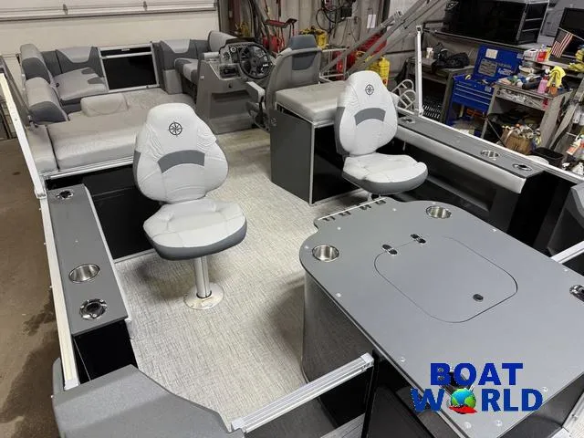 Slide: The Image of Tahoe Geofish 2385 Rear Fish & Honda 4-Stroke EFI 2025 - 33