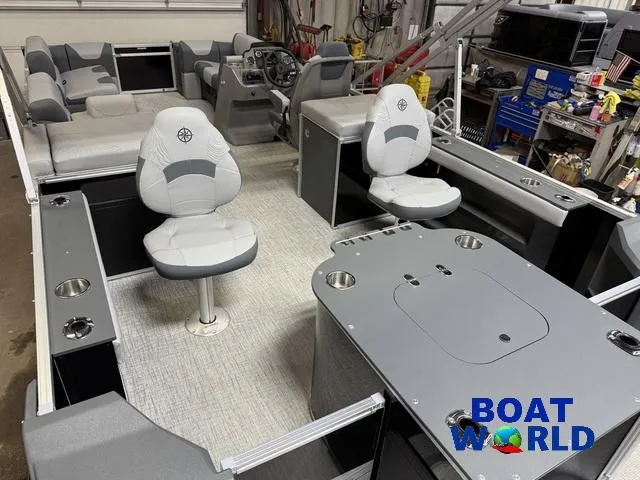 Slide: The Image of Tahoe Geofish 2385 Rear Fish & Honda 4-Stroke EFI 2025 - 37