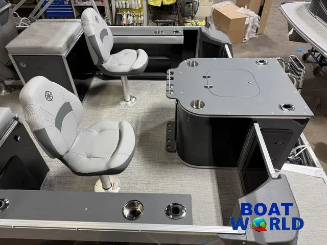 Slide: The Image of Tahoe Geofish 2385 Rear Fish & Honda 4-Stroke EFI 2025 - 5