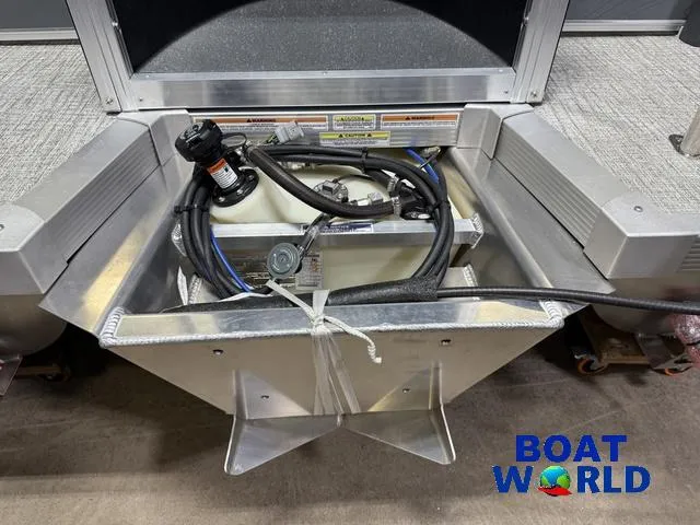 Slide: The Image of Tahoe Geofish 2385 Rear Fish & Honda 4-Stroke EFI 2025 - 53