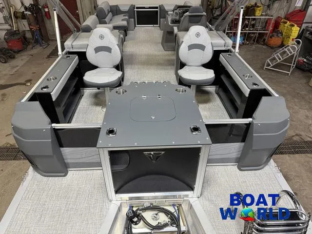 Slide: The Image of Tahoe Geofish 2385 Rear Fish & Honda 4-Stroke EFI 2025 - 6