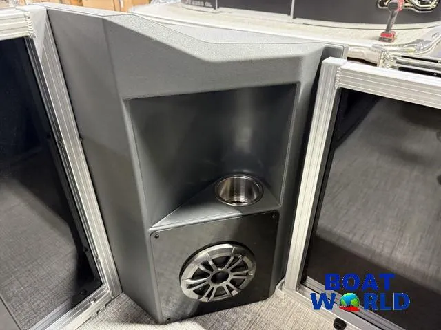 Slide: The Image of Speaker and cup holder on 2025 Tahoe Geofish 2385 Rear Fish boat interior. - 29