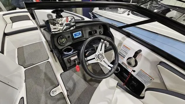 Slide: The Image of Yamaha AR195 2019 - 10