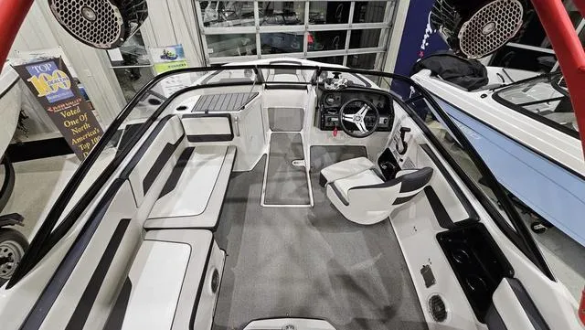 Slide: The Image of Yamaha AR195 2019 - 7