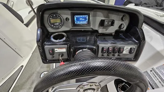 Slide: The Image of Yamaha AR195 2019 - 11