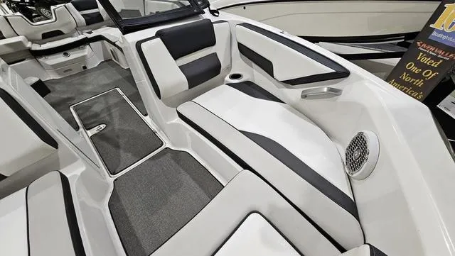 Slide: The Image of Yamaha AR195 2019 - 15