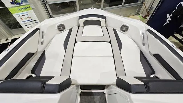 Slide: The Image of Yamaha AR195 2019 - 16