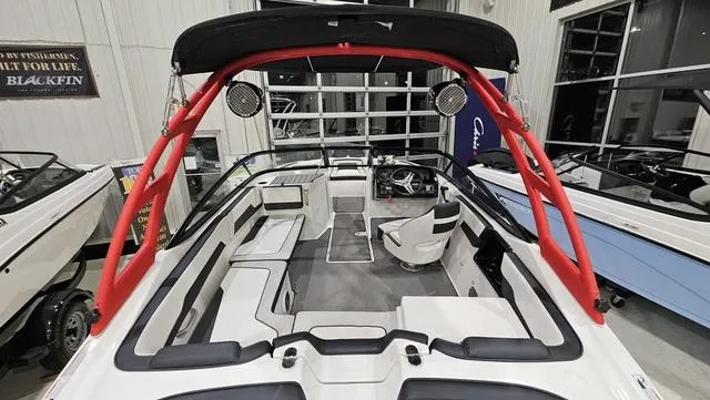 Slide: The Image of Yamaha AR195 2019 - 6