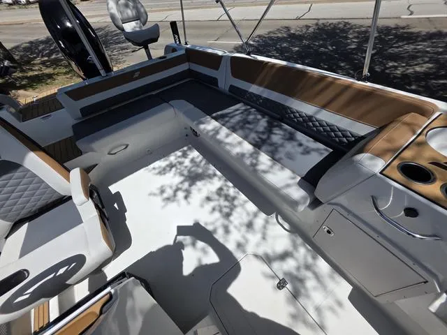 Slide: The Image of Starcraft SVX211 2025 - 12