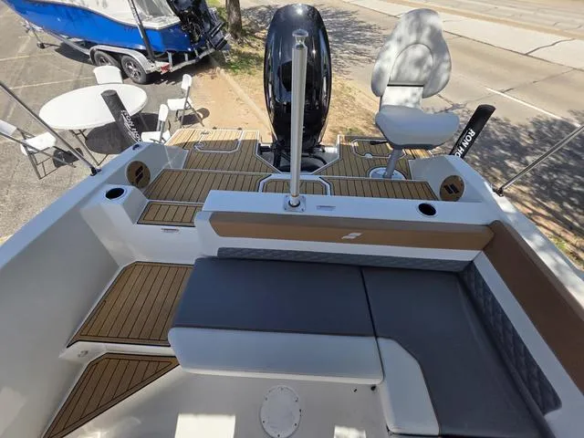 Slide: The Image of Starcraft SVX211 2025 - 19