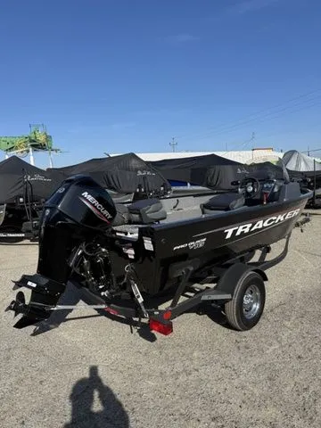 Slide: The Image of Tracker Pro Guide V-16 SC 2025 - 3