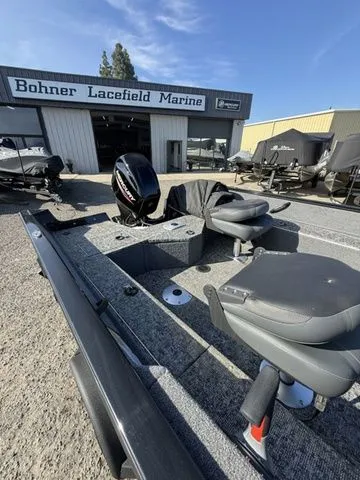 Slide: The Image of Tracker Pro Guide V-16 SC 2025 - 5