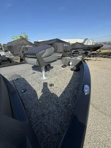 Slide: The Image of Tracker Pro Guide V-16 SC 2025 - 6