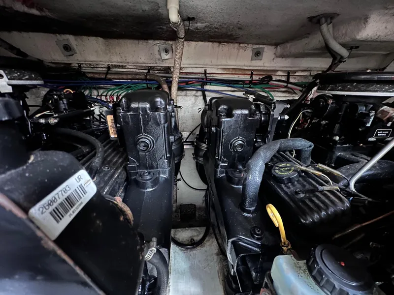 Slide: The Image of Cruisers Yachts 3075 Rogue 1999 - 70