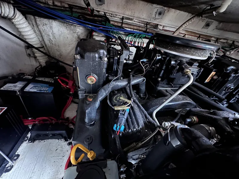 Slide: The Image of Cruisers Yachts 3075 Rogue 1999 - 72