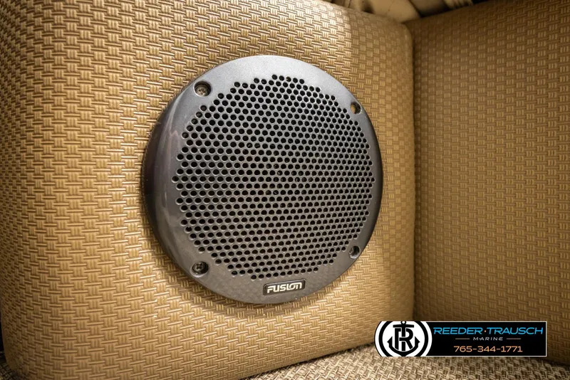 Slide: The Image of Speaker on a 2017 Crest 200 L CPT boat with woven upholstery. - 38
