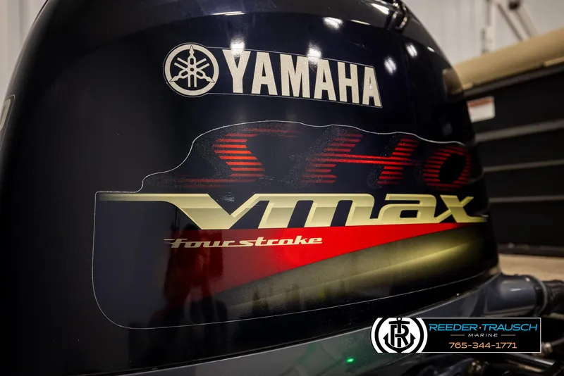 Slide: The Image of Yamaha VMAX SHO outboard motor, four-stroke, with Reeder-Trausch Marine branding. - 41