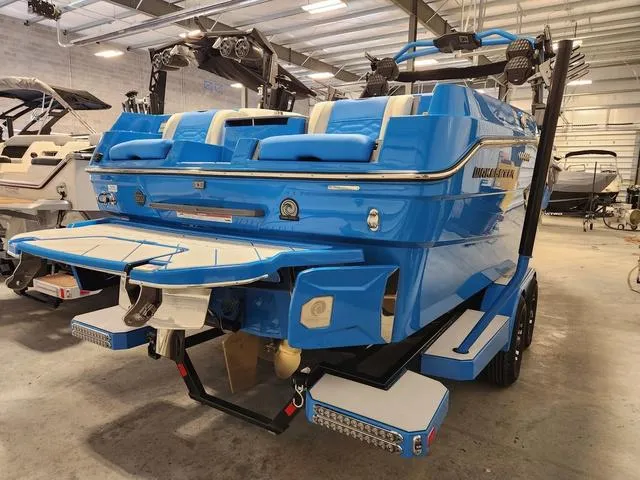 Slide: The Image of Malibu 26 LSV 2023 - 54