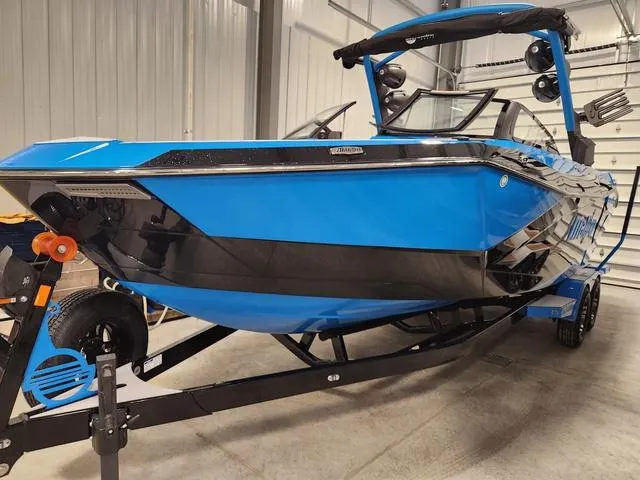 Slide: The Image of Malibu 26 LSV 2023 - 58