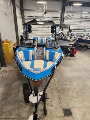 Slide: The Image of Malibu 26 LSV 2023 - 60