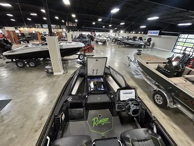 Slide: The Image of Ranger RZ519RC 2025 - 9