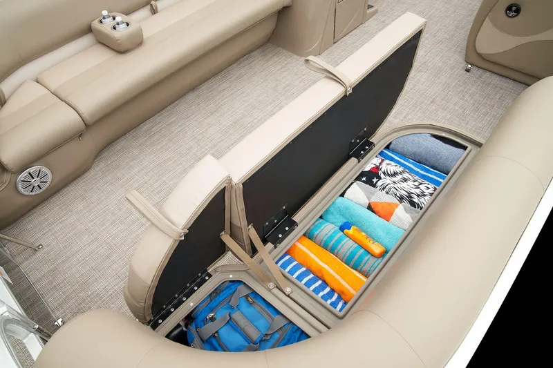 Slide: The Image of Ranger Reata 200C - 10