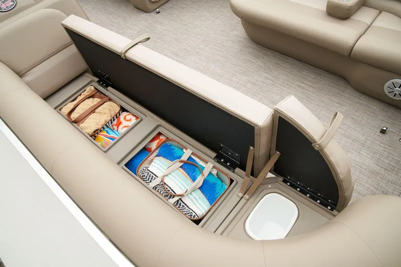 Slide: The Image of Ranger Reata 200C - 11