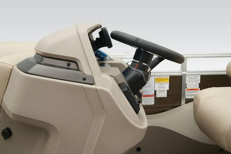 Slide: The Image of Sun Tracker SportFish 22 XP3 2024 - 30