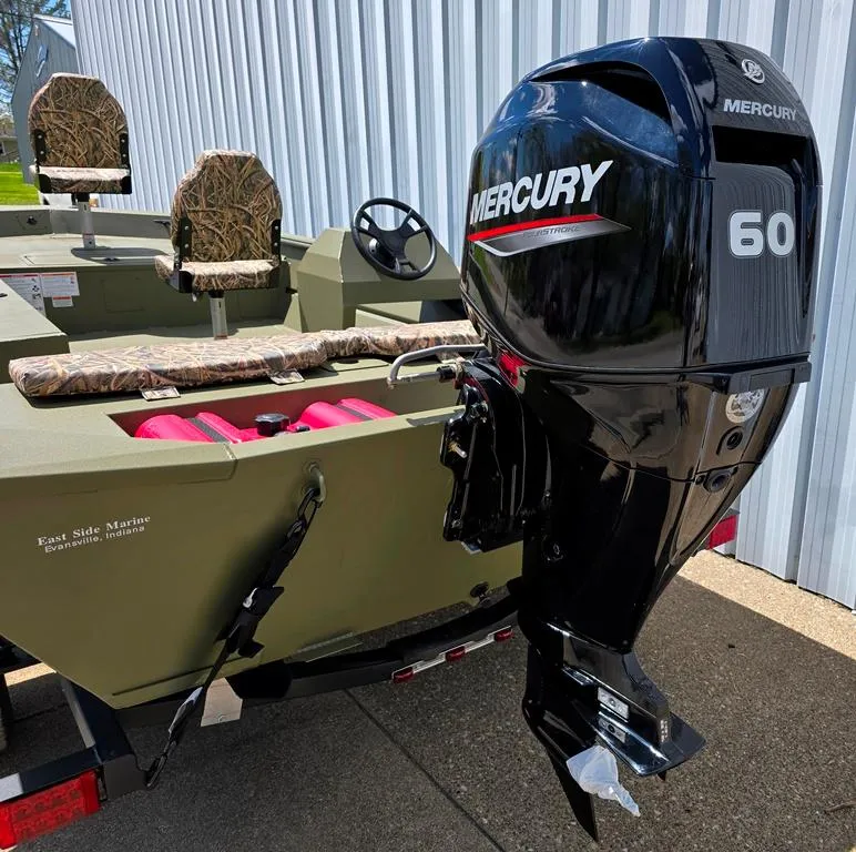 Slide: The Image of 12 Gallon fuel tank, snap on aft seat pad - 9