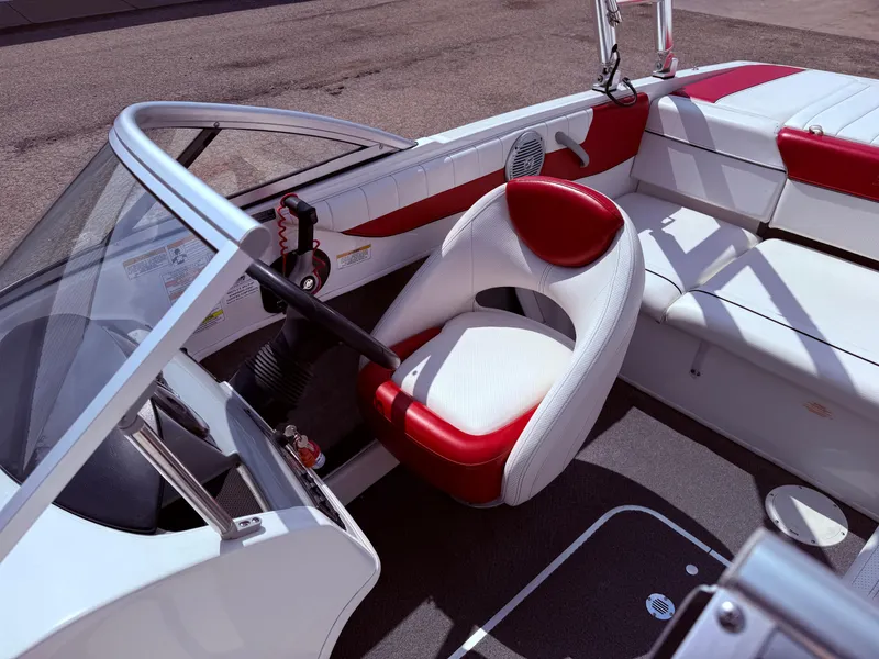 Slide: The Image of Bayliner 185 Bowrider 2013 - 13