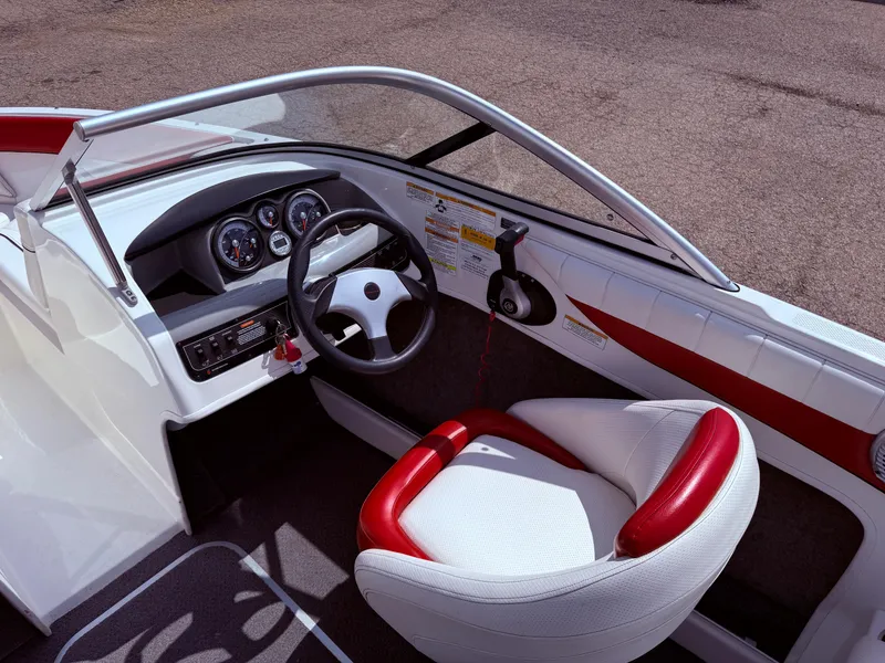 Slide: The Image of Bayliner 185 Bowrider 2013 - 14