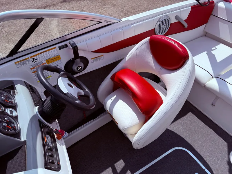 Slide: The Image of Bayliner 185 Bowrider 2013 - 15