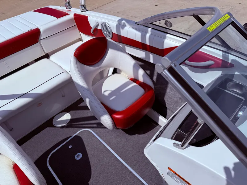 Slide: The Image of Bayliner 185 Bowrider 2013 - 17