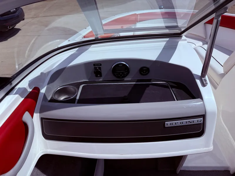 Slide: The Image of Bayliner 185 Bowrider 2013 - 18