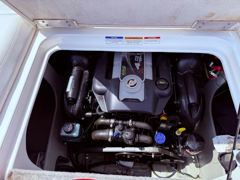 Slide: The Image of Bayliner 185 Bowrider 2013 - 22