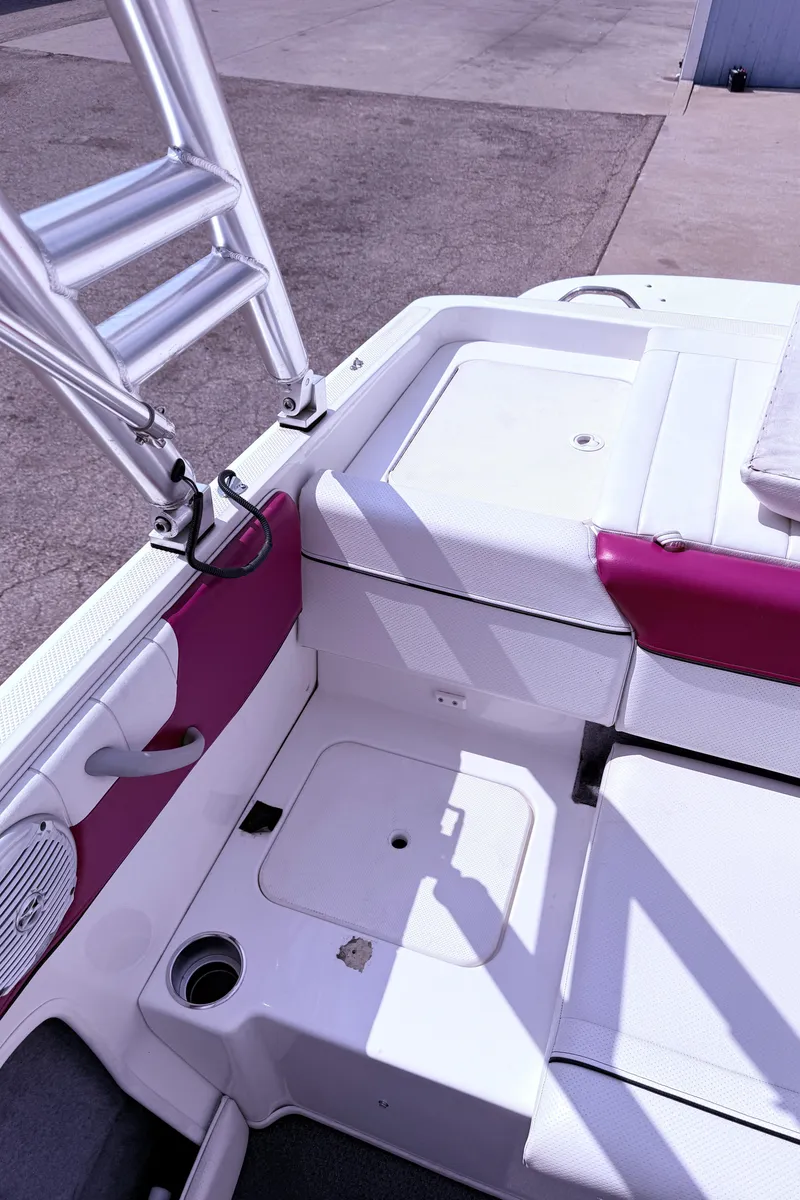 Slide: The Image of Bayliner 185 Bowrider 2013 - 28